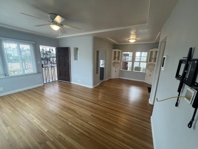 Building Photo - 2221 Polk Ave