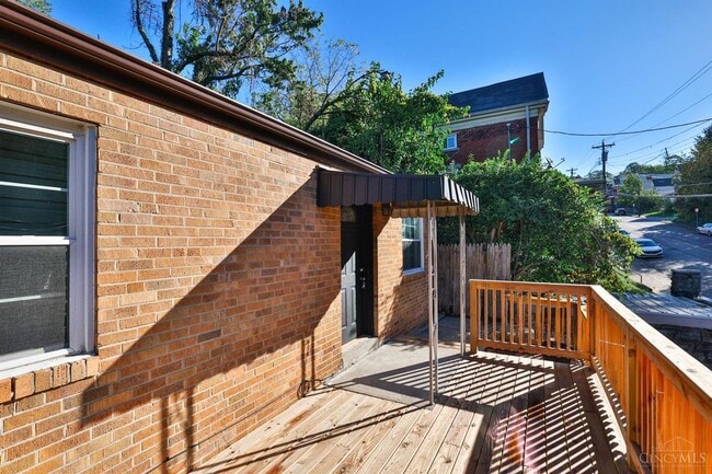 Building Photo - Two Bedroom Home for UC Students for This Year and Next!