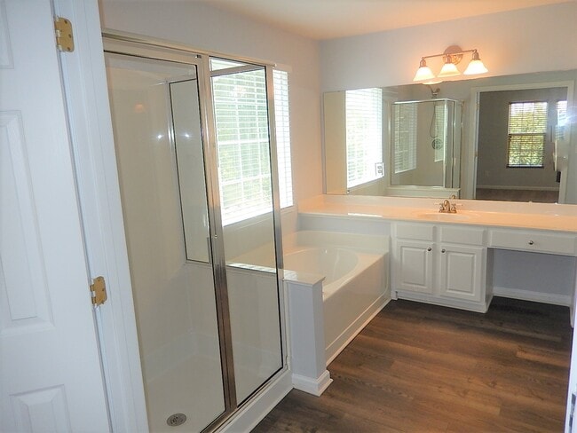 Building Photo - 304 Millicent Way