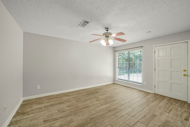 Building Photo - 5147 Beechnut St