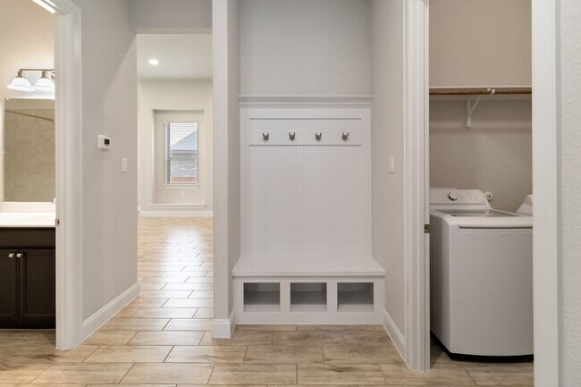 Building Photo - Beautiful 3-bed, 2-bath home for lease in the Oaks at San Gabriel in Georgetown!