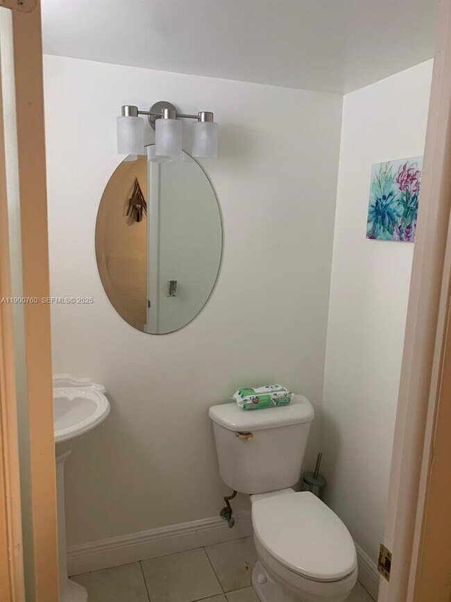 Building Photo - 2903 N Miami Beach Blvd