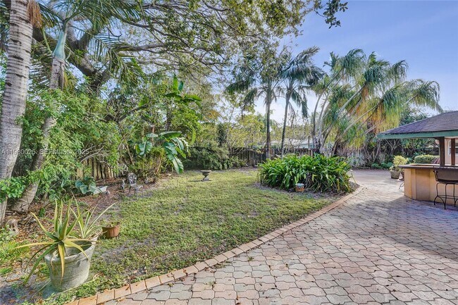 Building Photo - 2611 Roosevelt St