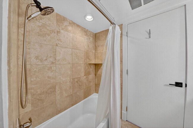 Building Photo - Modern 1BR/1BA in the Heart of Columbia Heights