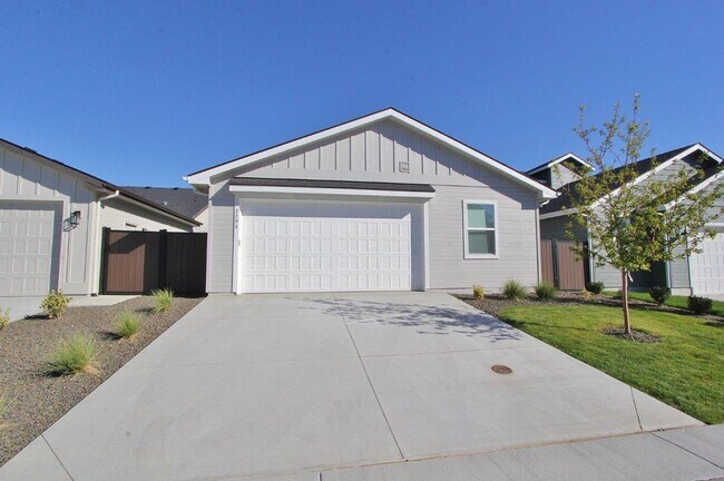 Building Photo - Immaculate Single-Level Patio Home