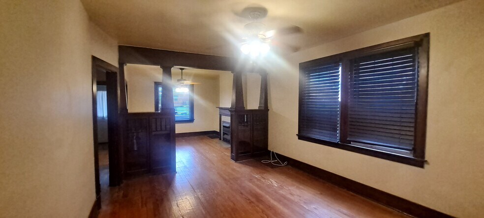 living/dining room - 182 North Ave