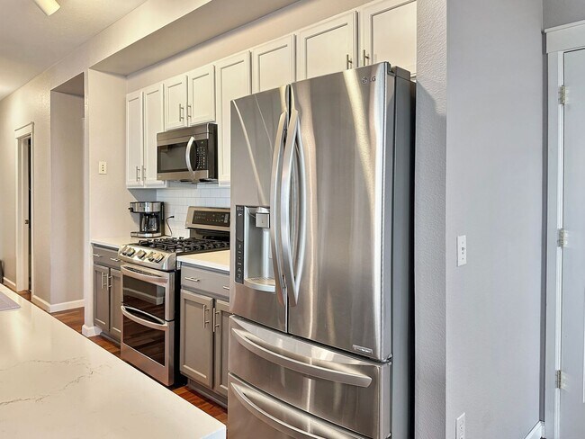 Building Photo - Large 2 bed 2 bath condo for rent near Sloans Lake