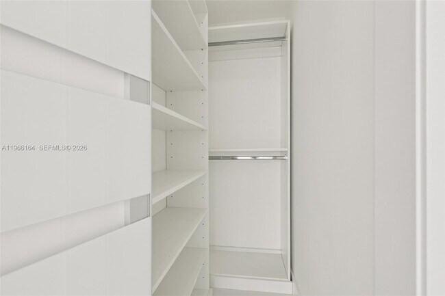 Building Photo - 7601 E Treasure Dr