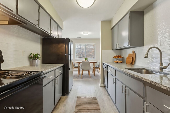 Building Photo - Applewood At The Cove Apartments