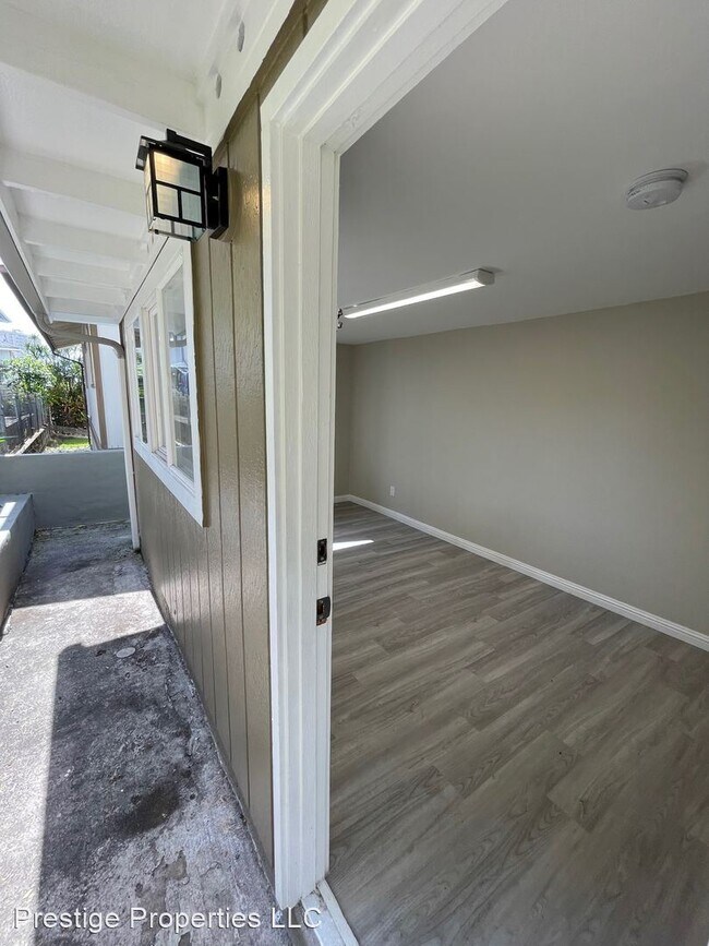 Building Photo - 4 br, 3 bath House - 217 N Kuakini Street