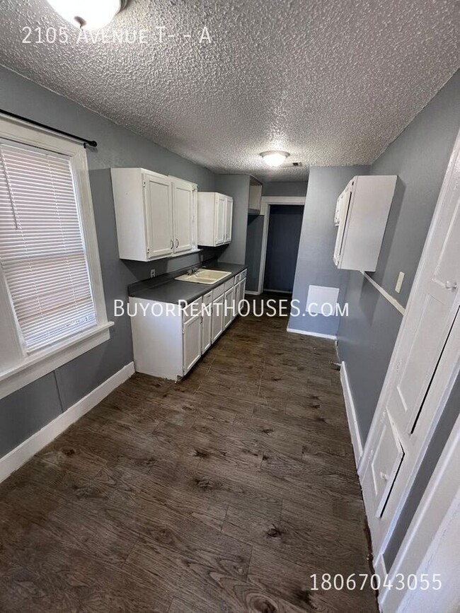 Building Photo - $499 Move-In Special (+ admin fee) + $0 De...