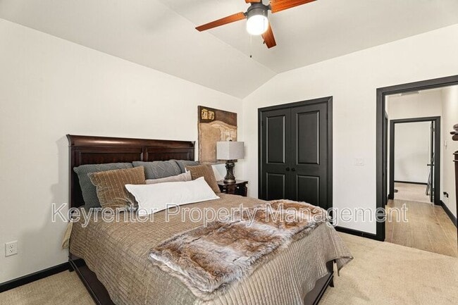 Building Photo - 2805 Crystal Creek Dr