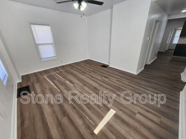 Building Photo - 28 S 13th 1/2 St