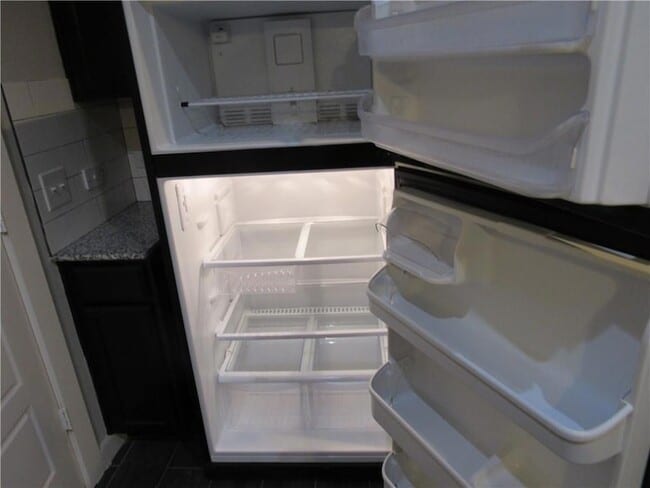 Building Photo - 102 Hidden Springs Dr