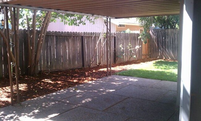 Building Photo - Nice 3 bed, 2 bath home in Rancho Cordova