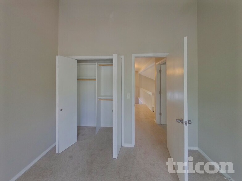 Building Photo - 6455 Montarbor Dr