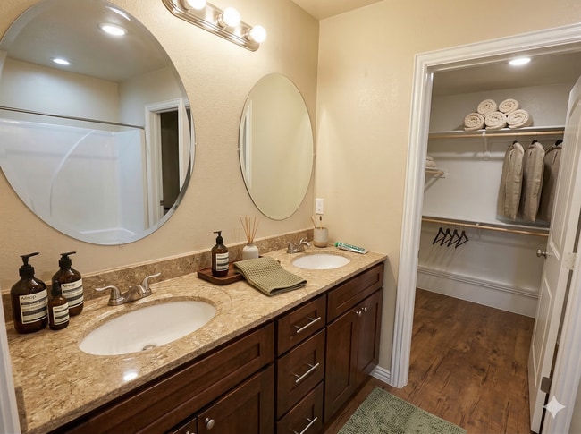 Building Photo - Adorable home in a quiet neighborhood