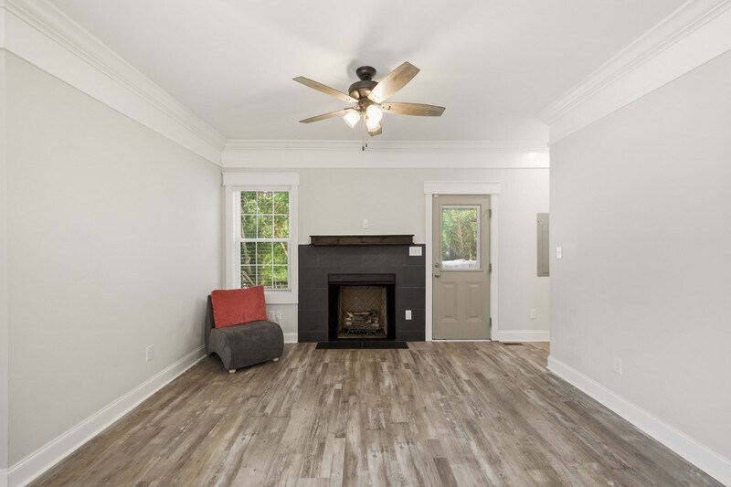 Building Photo - 413 Cecil St