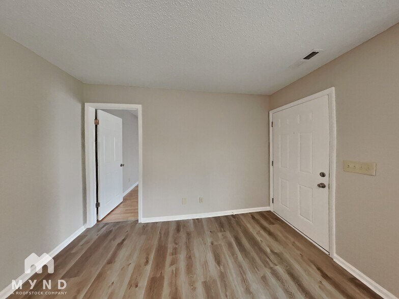 Building Photo - 150 Single Oak Dr