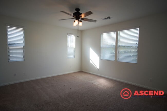 Building Photo - Beautiful 4-Bedroom Located In Highgate Community!