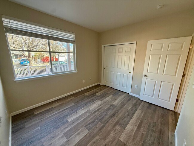 Building Photo - Beautiful,  2 Bed/2 Bath Condo in High Plains Village