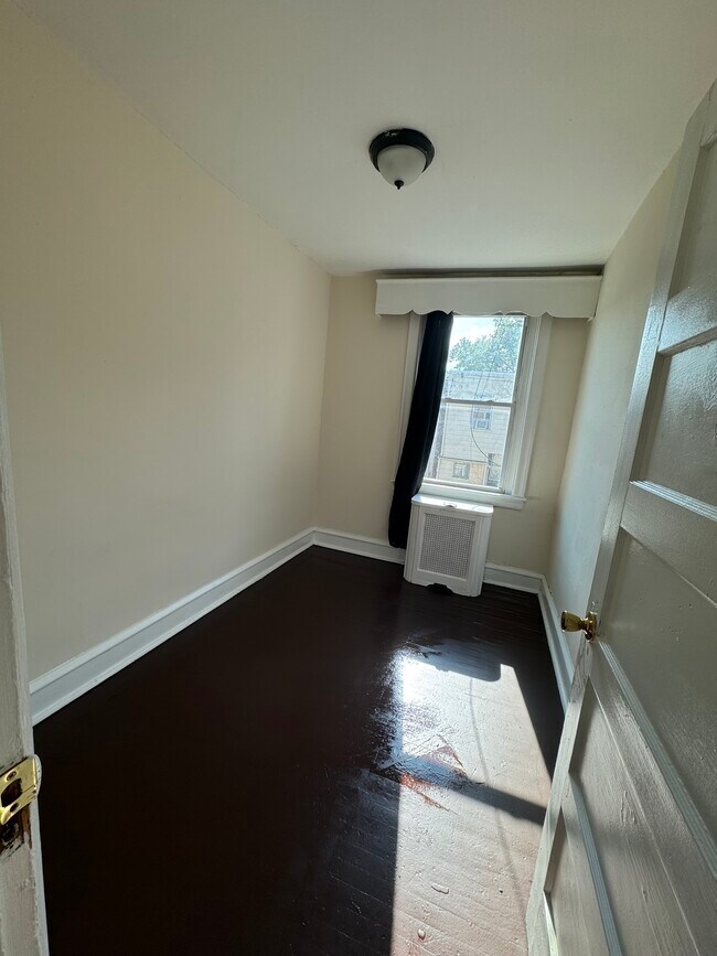 Building Photo - 6604 N Uber St