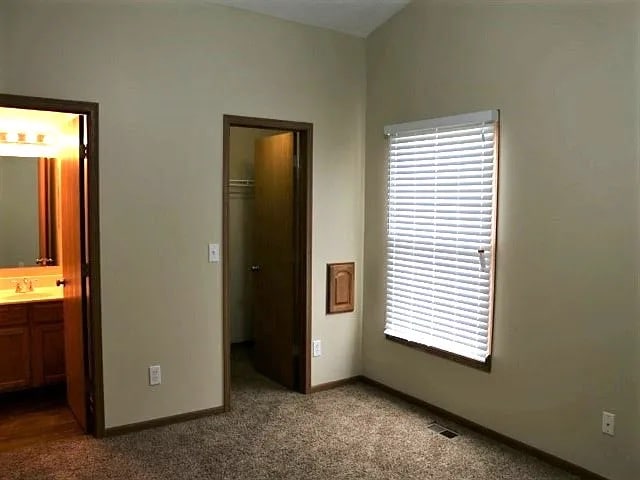 Building Photo - 5197 Echelon Dr
