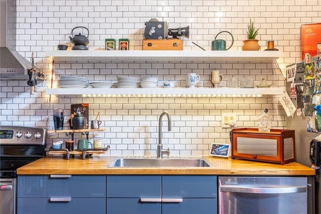 Building Photo - 659 Auburn Ave NE