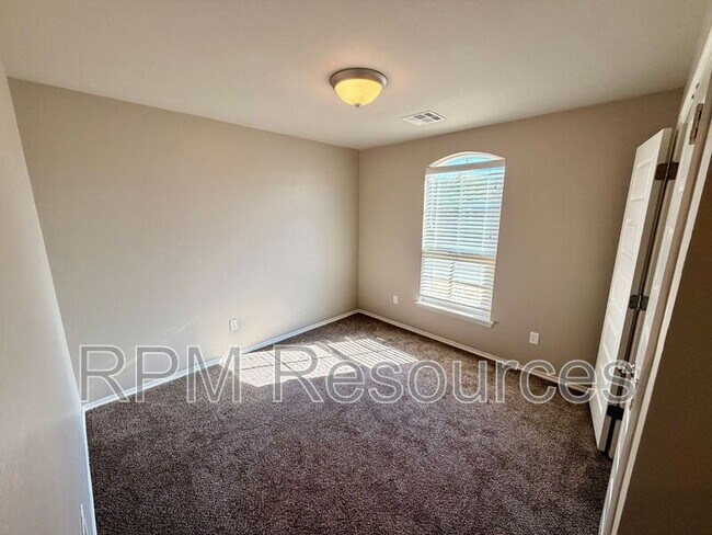Building Photo - 3809 Brougham Way