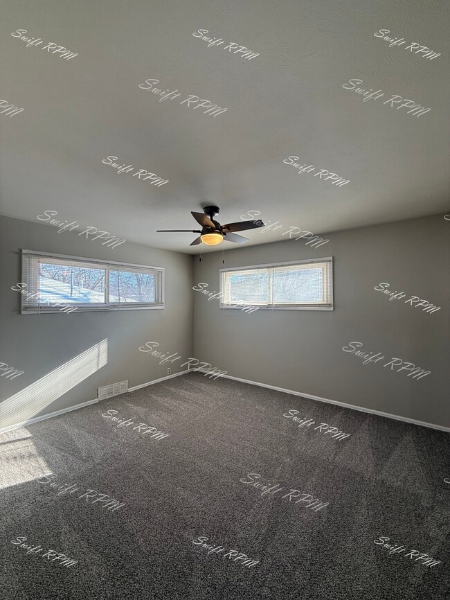 Building Photo - 7003 E 113th St