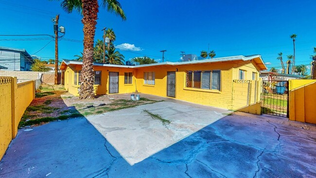 Building Photo - 1304 Rexford Pl