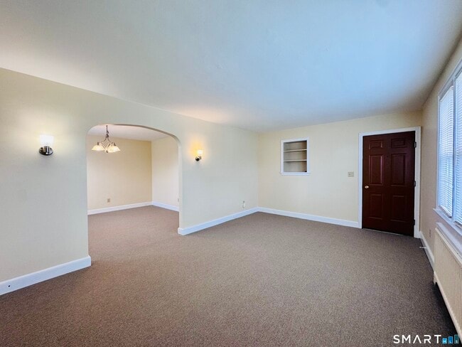 Building Photo - 47 Clover St