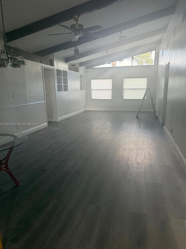 Building Photo - 516 Briarwood Cir