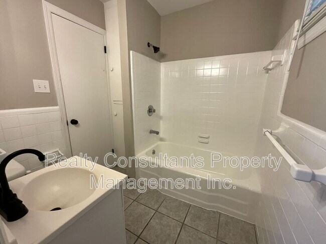 Building Photo - 1413 Gracewood Dr
