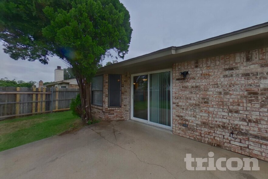 Building Photo - 3029 Meadowmoor St