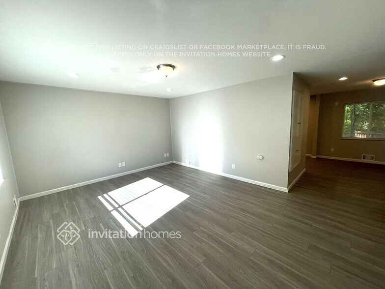 Building Photo - 6209 Brooks Dr