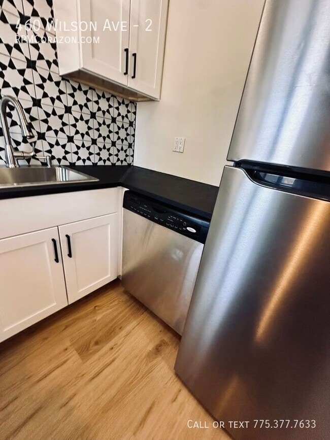 Building Photo - 460 Wilson Ave