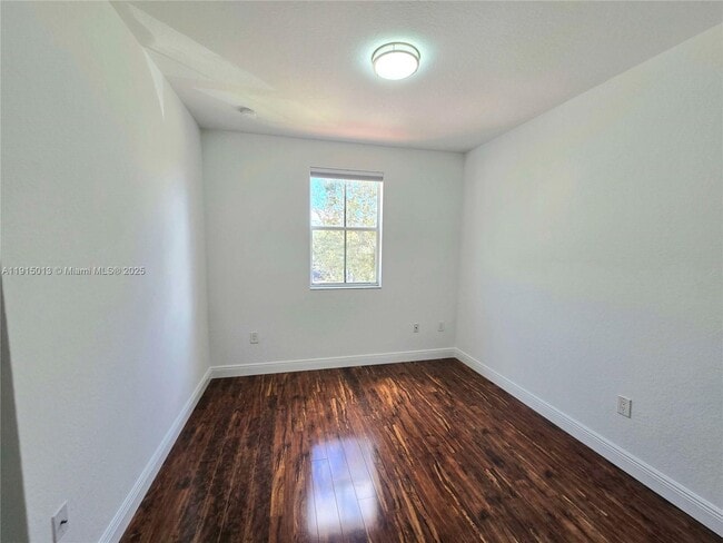 Building Photo - 7848 NW 108th Ct