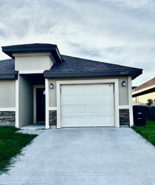 Building Photo - 2017 Treasure Oaks Dr