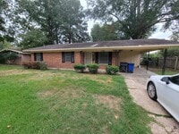 Building Photo - 3 bedroom 1 bathroom