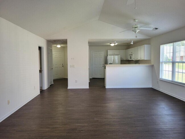 Building Photo - 1203 Wyngate Dr