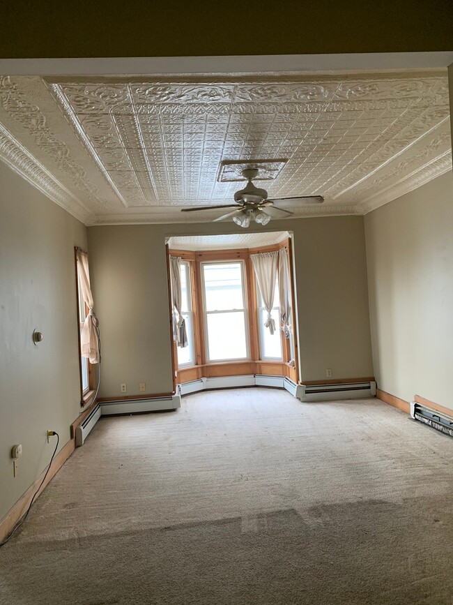 Building Photo - 106 Broadway
