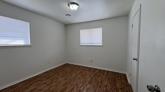 Building Photo - 5504 S Independence Ave