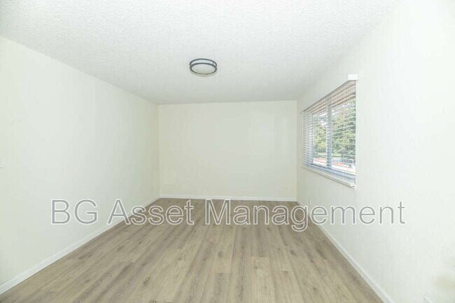 Building Photo - 4110 34th Ave