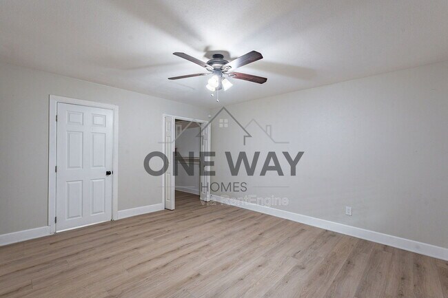 Building Photo - 745 E Pierce St