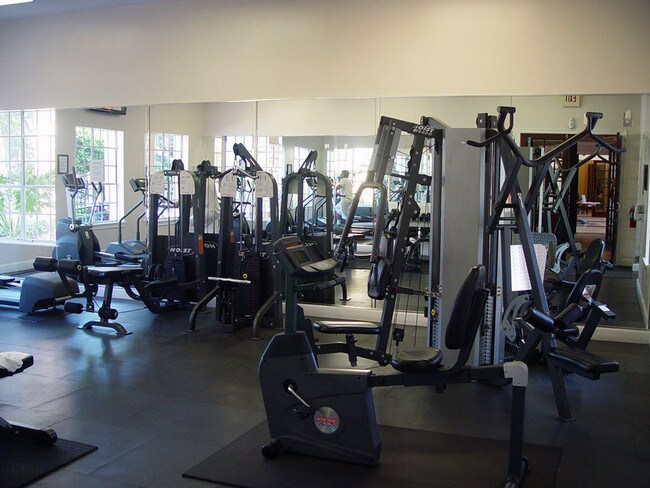Building Photo - Move-In Ready 1BR in METRO WEST – Ask About Today’s Specials!