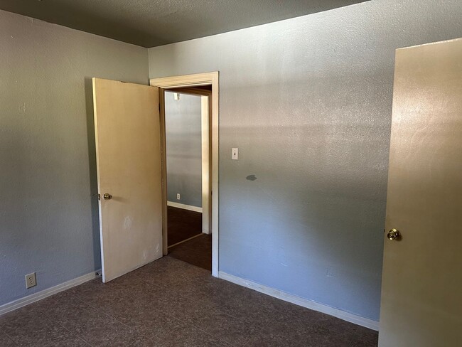 Building Photo - Bossier One Bedroom Apartment with Bonus S...