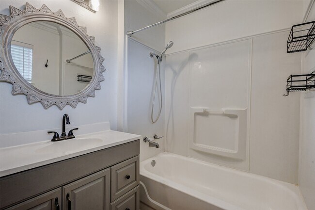 Building Photo - 3263 Bilglade Rd