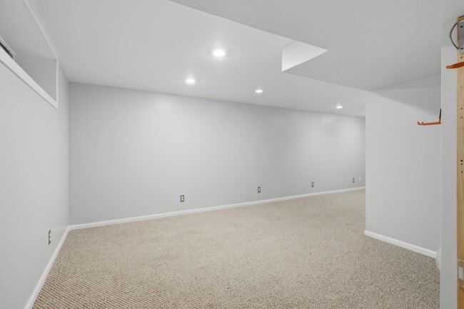 Building Photo - 1316 Ivanhoe St