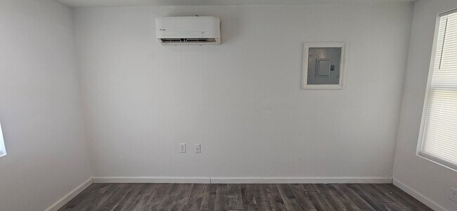 Building Photo - 17 North St